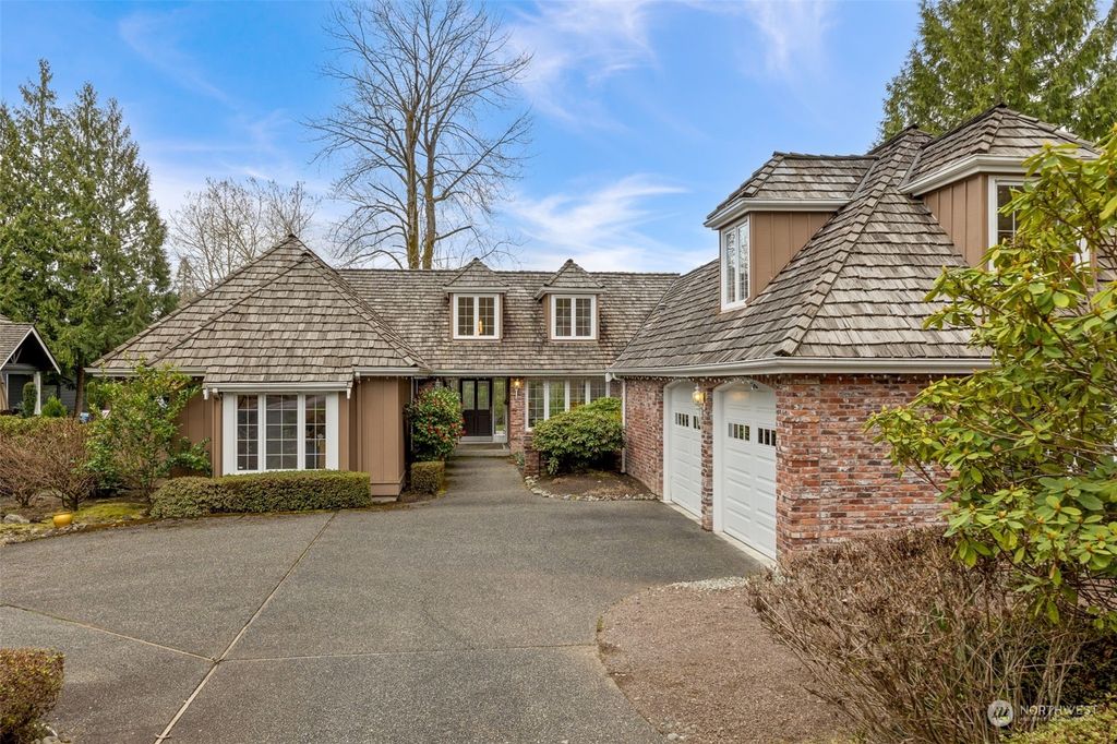 Photo of 14219 207th Place NE, Woodinville, WA 98077 (MLS # 2215485)