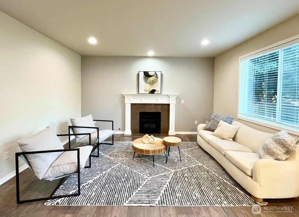 Photo of 7928 NE 184th Street, Kenmore, WA 98028 (MLS # 2432951)