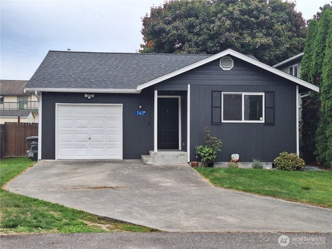 Photo of 762 Westpoint Court #31, Burlington, WA 98233 (MLS # 2589712)