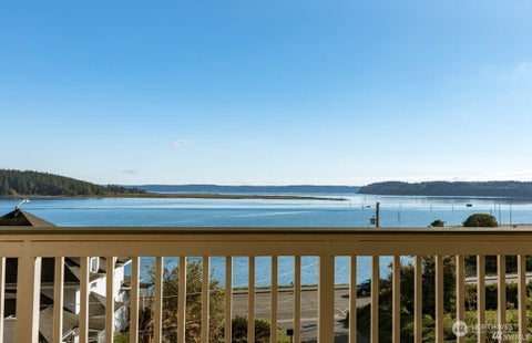 Photo of 1199 SE 9TH Avenue #304, Oak Harbor, WA 98277 (MLS # 2543506)