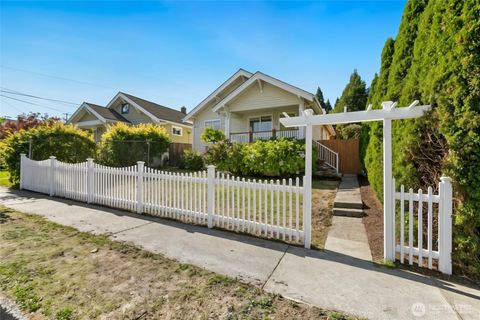 5006 N Winnifred Street Ruston WA 98407