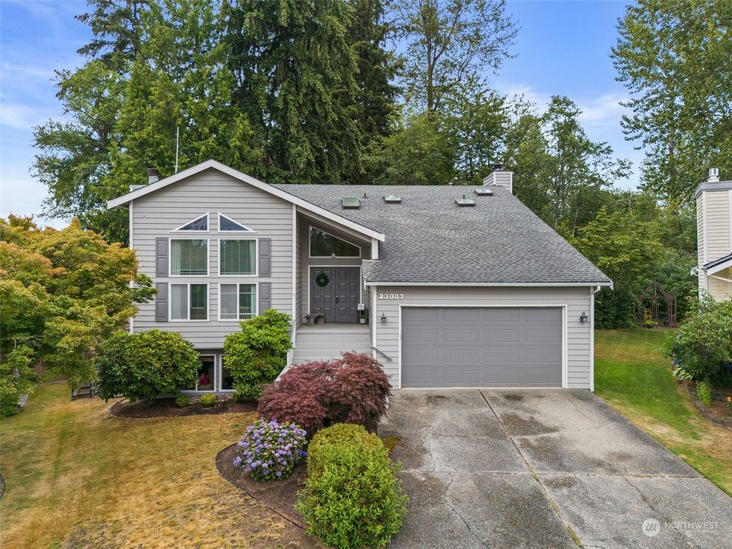 Photo of 23007 128th Place SE, Kent, WA 98031 (MLS # 2272005)