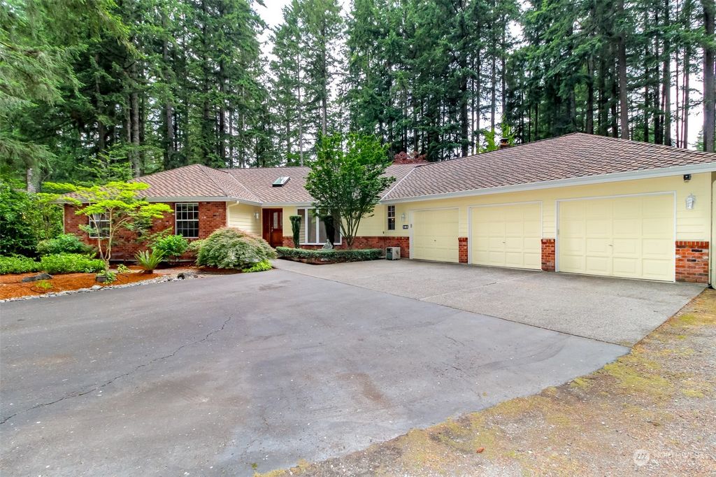 Photo of 33003 172nd Court SE, Auburn, WA 98092 (MLS # 2074734)