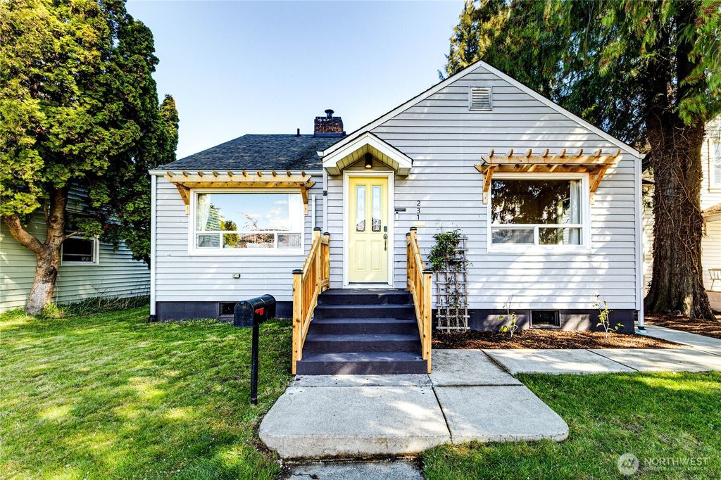 Photo of 231 W Fourth Street, Port Angeles, WA 98362 (MLS # 2503047)