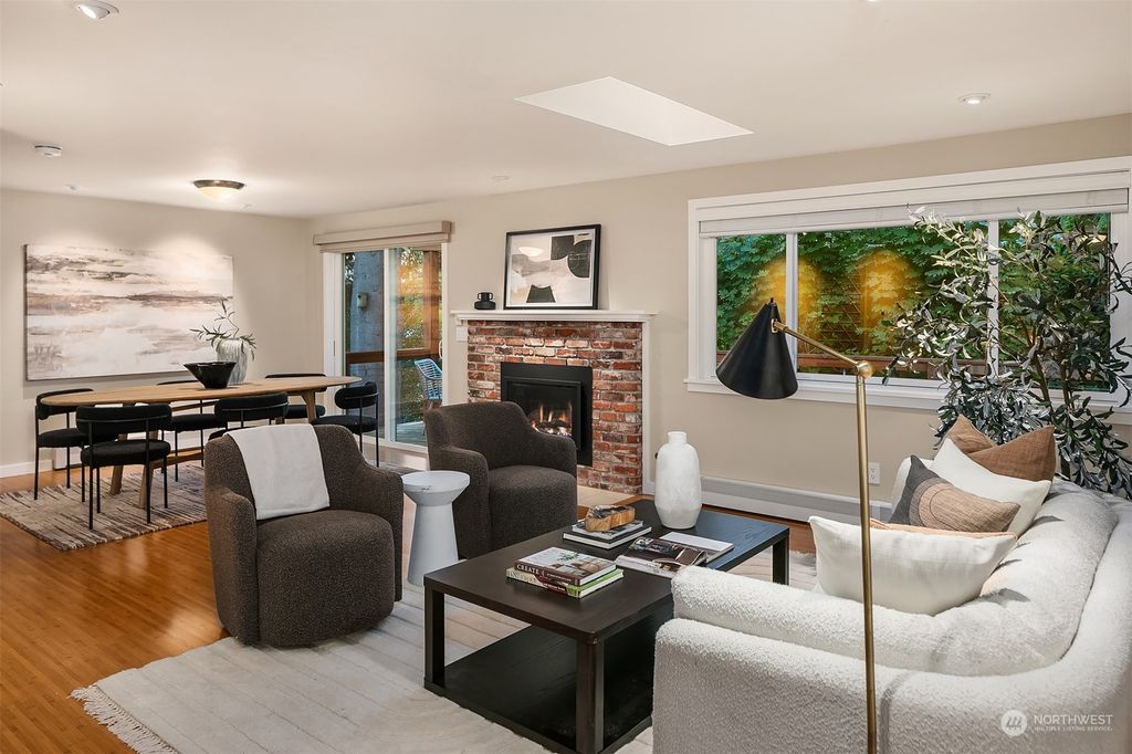 Photo of 1639 4th Street, Kirkland, WA 98033 (MLS # 2287814)