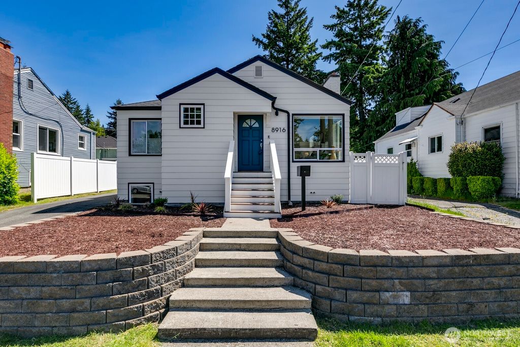 Photo of 8916 5th Avenue NE, Seattle, WA 98115 (MLS # 2381810)