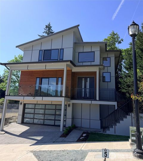 Photo of 4305 NE 26 Place, Renton, WA 98059 (MLS # 2528119)