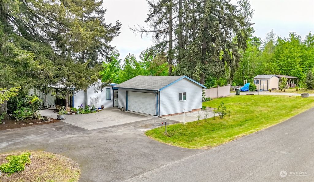 Photo of 18303 SE 240th Street, Covington, WA 98042 (MLS # 2239311)