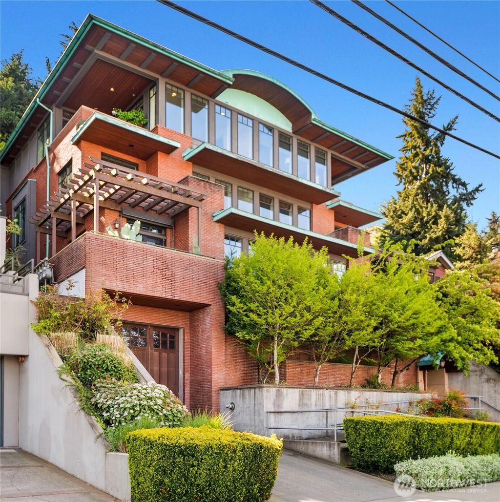 Photo of 1114 Lakeview Boulevard E #E 3N, Seattle, WA 98102 (MLS # 2463734)