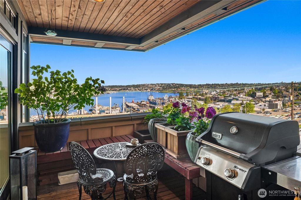 Photo of 1114 Lakeview Boulevard E #E 3N, Seattle, WA 98102 (MLS # 2463734)