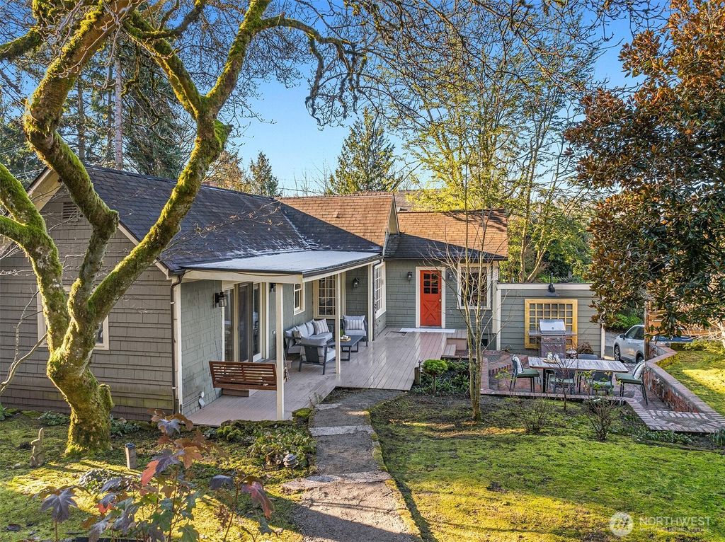 Photo of 811 33rd Avenue E, Seattle, WA 98112 (MLS # 2346511)
