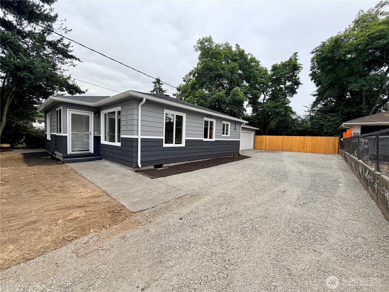 2405 NE 10th Street