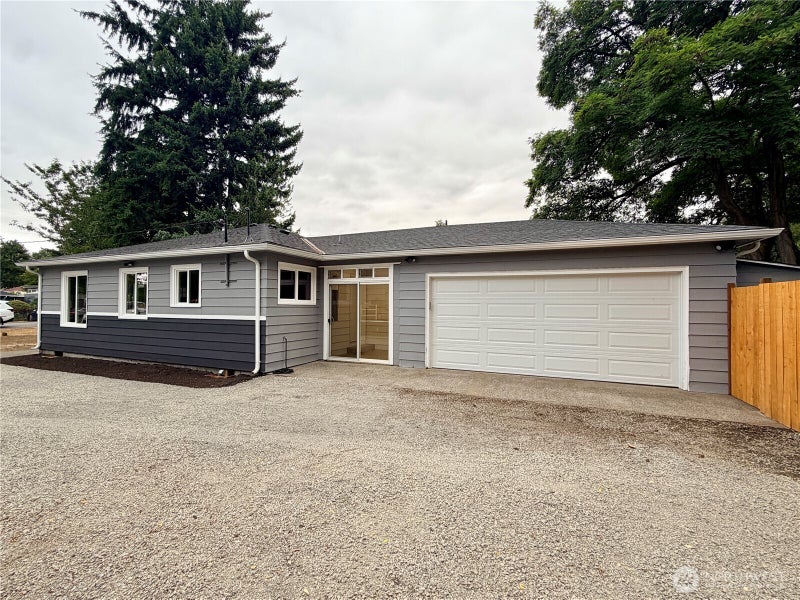 2405 NE 10th Street