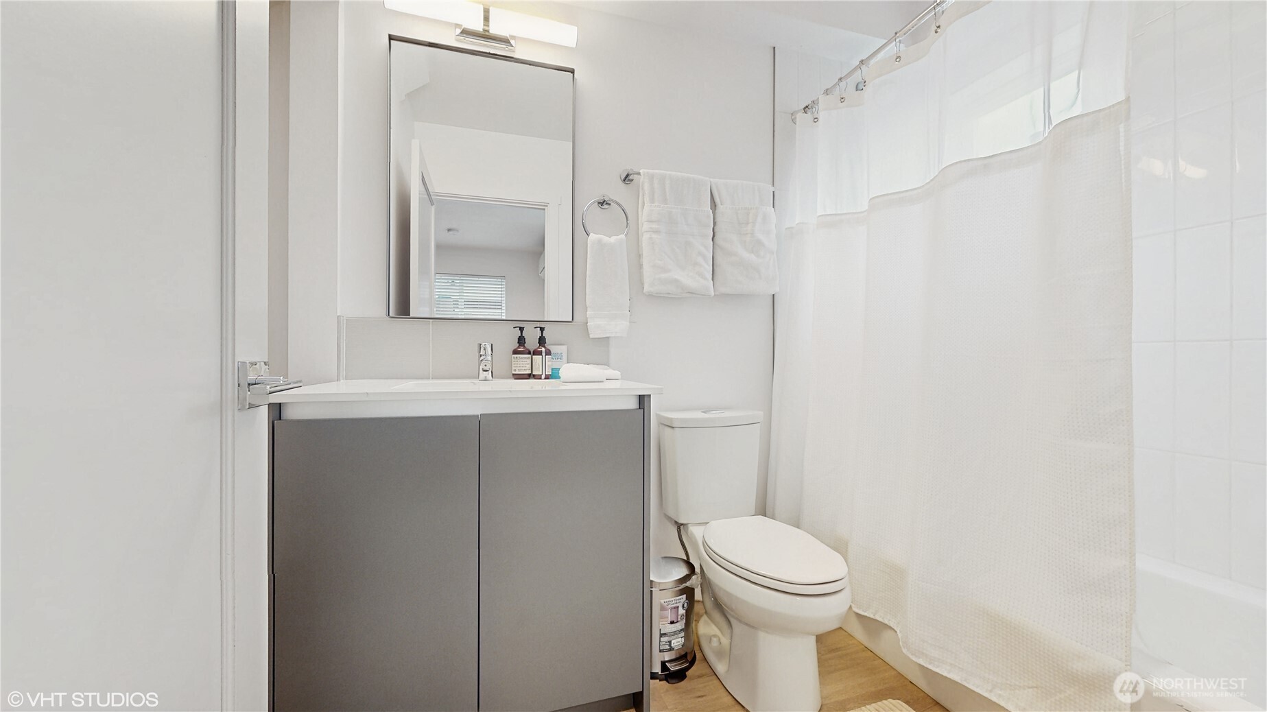 Seattle, Washington 98122, United States, ,Residential,Pending,139614