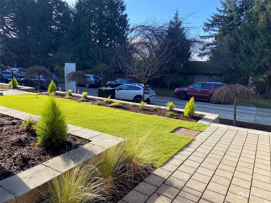 Photo of 6518 B 40th Avenue SW, Seattle, WA 98136 (MLS # 2129401)