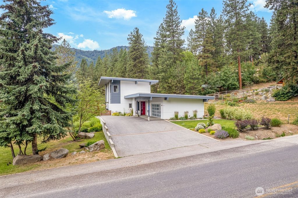 Photo of 10202 Titus Rd, Leavenworth, WA 98826 (MLS # 2477881)