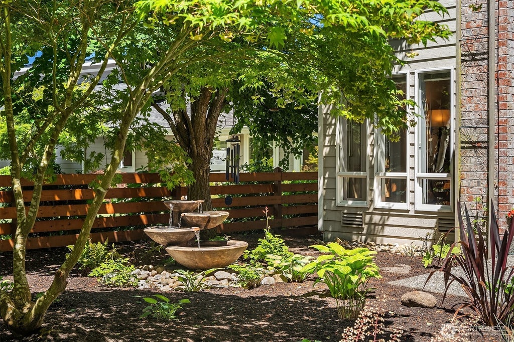 Photo of 647 Edmonds Way, Edmonds, WA 98020 (MLS # 2541297)