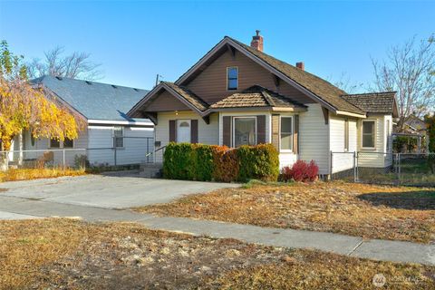Photo of 817 N 2nd Street, Yakima, WA 98901 (MLS # 2454242)