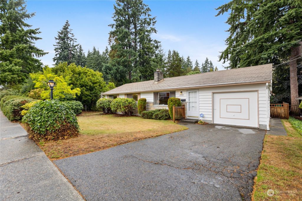 Photo of 23203 66th Avenue W, Mountlake Terrace, WA 98043 (MLS # 2166028)