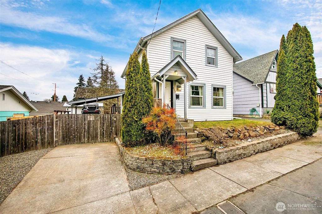 Photo of 603 Church Street, Kelso, WA 98626 (MLS # 2474620)