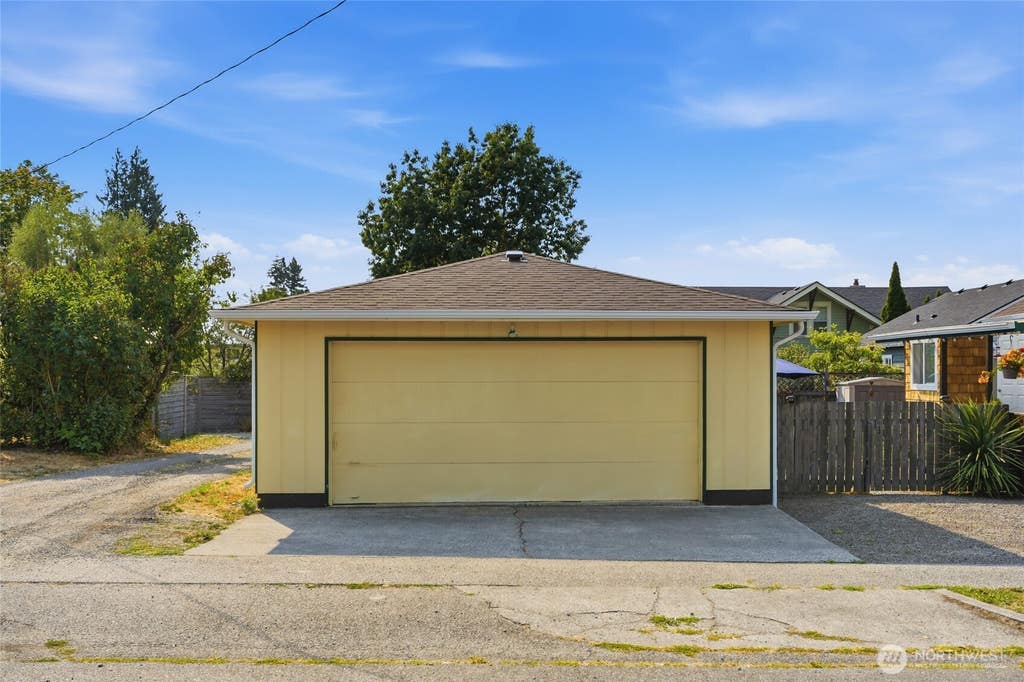 Photo of 218 Evergreen Street, Mount Vernon, WA 98273 (MLS # 2569643)