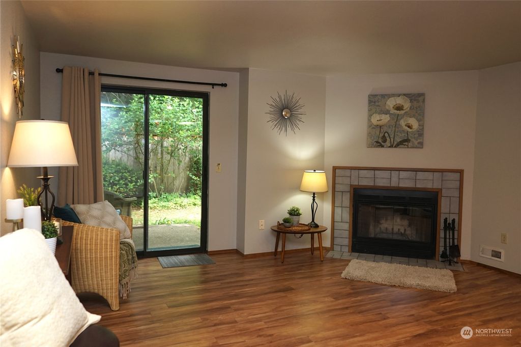 listing image 9362942118529550312