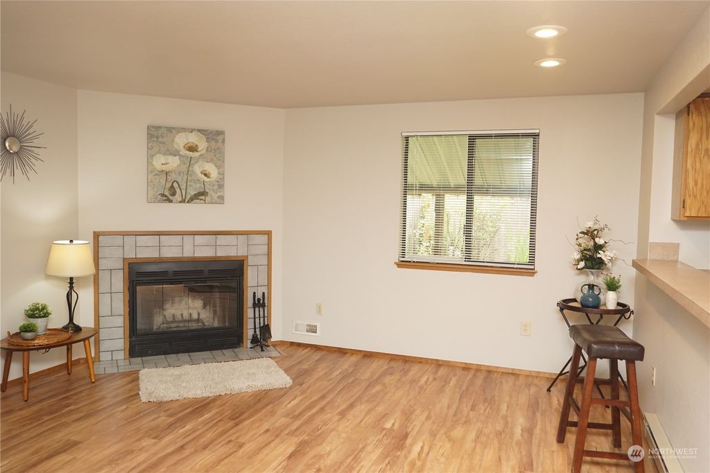 listing image 9366832685319033337