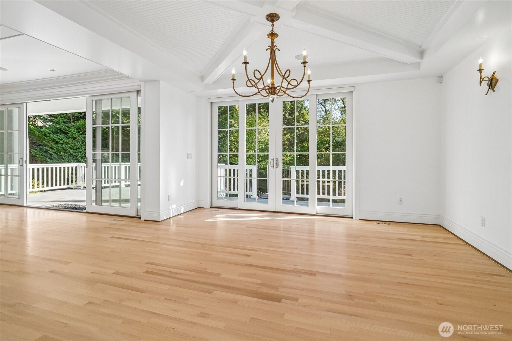 8975 NE 10th Street