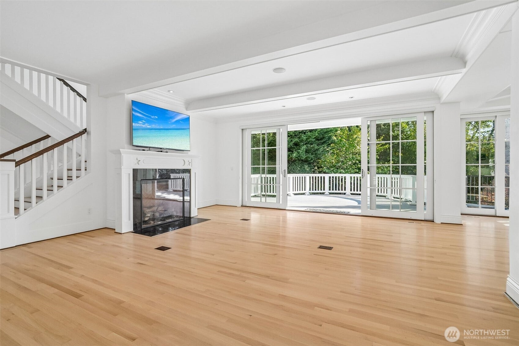 8975 NE 10th Street