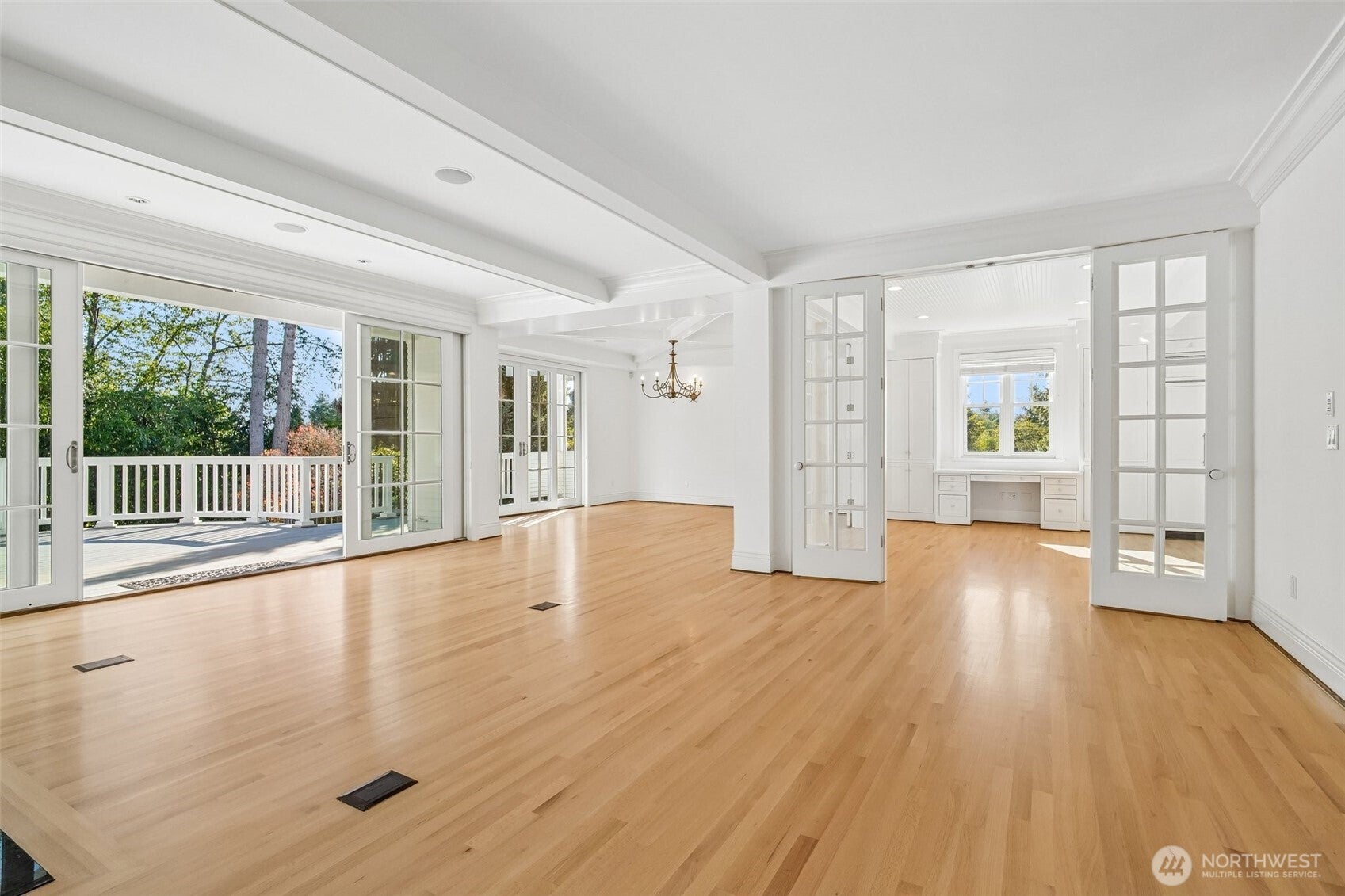 8975 NE 10th Street