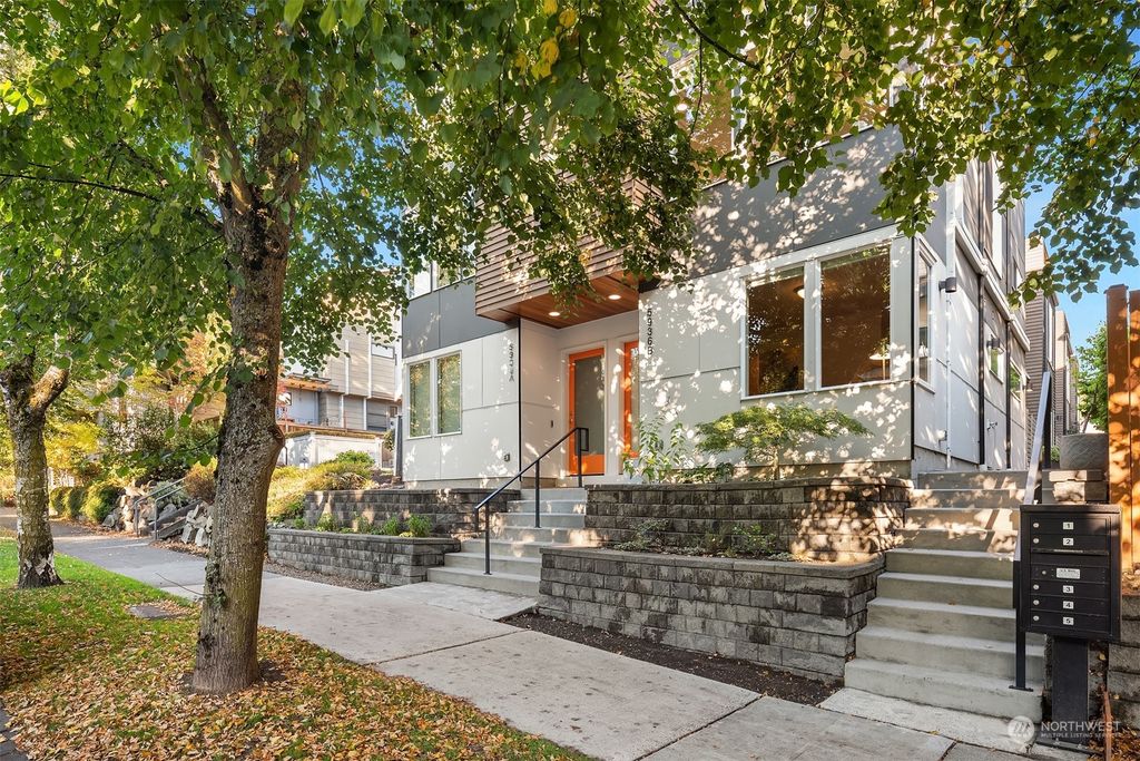 Photo of 5936 California Avenue SW #B, Seattle, WA 98136 (MLS # 2163932)