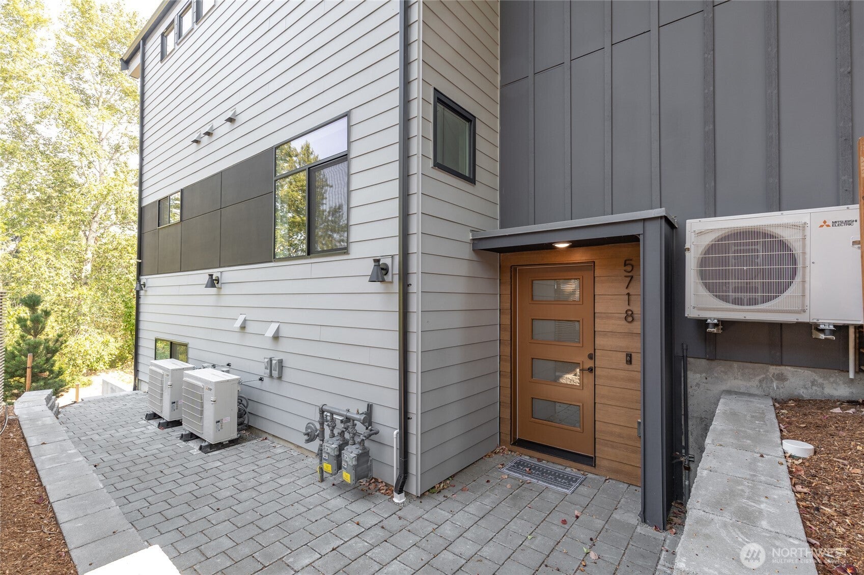 5718 NE 65th Street