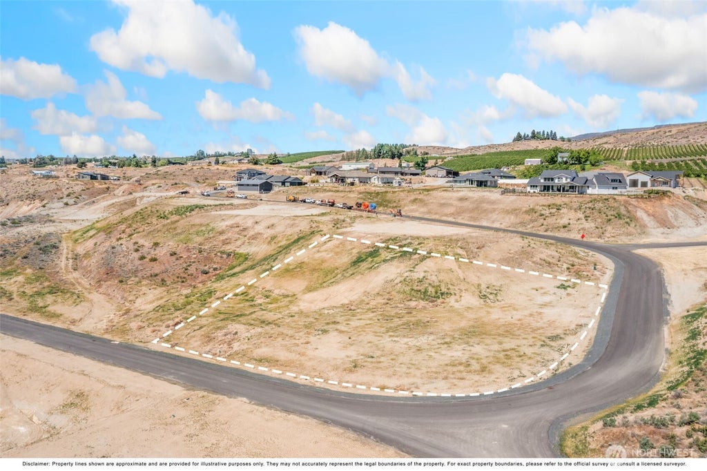 Photo of 146 S Valiant Drive #19, East Wenatchee, WA 98802 (MLS # 2584451)