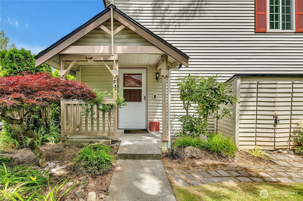 Photo of 15600 116th Avenue NE #F4, Bothell, WA 98011 (MLS # 2404235)