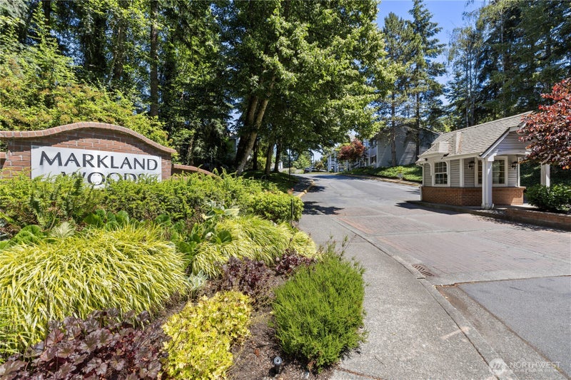 23301 Cedar Way U102