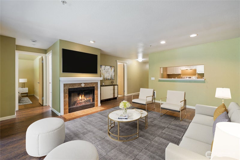 23301 Cedar Way U102