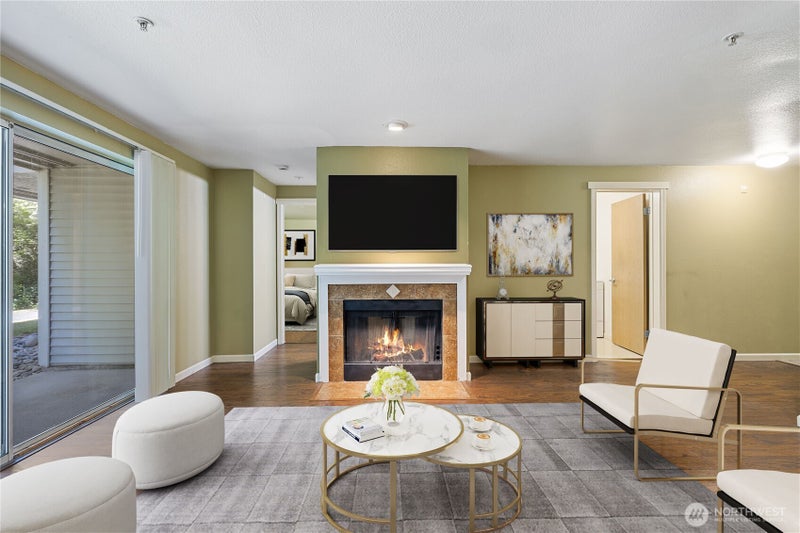 23301 Cedar Way U102
