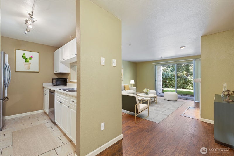 23301 Cedar Way U102