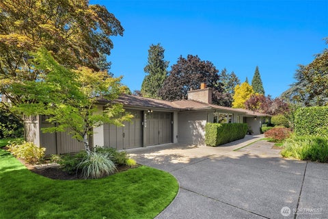 Photo of 3001 Hunts Point Road, Bellevue, WA 98004 (MLS # 2552905)
