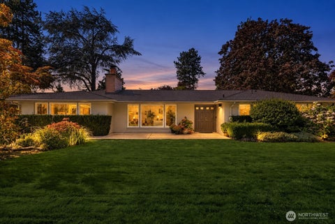 Photo of 3001 Hunts Point Road, Bellevue, WA 98004 (MLS # 2552905)