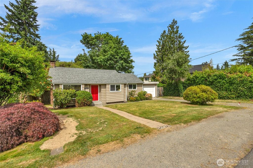 Photo of 13743 36th Avenue NE, Seattle, WA 98125 (MLS # 2390927)