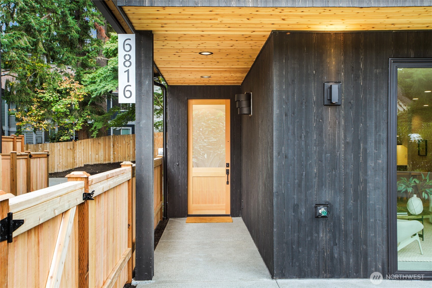 6816 128th Avenue NE