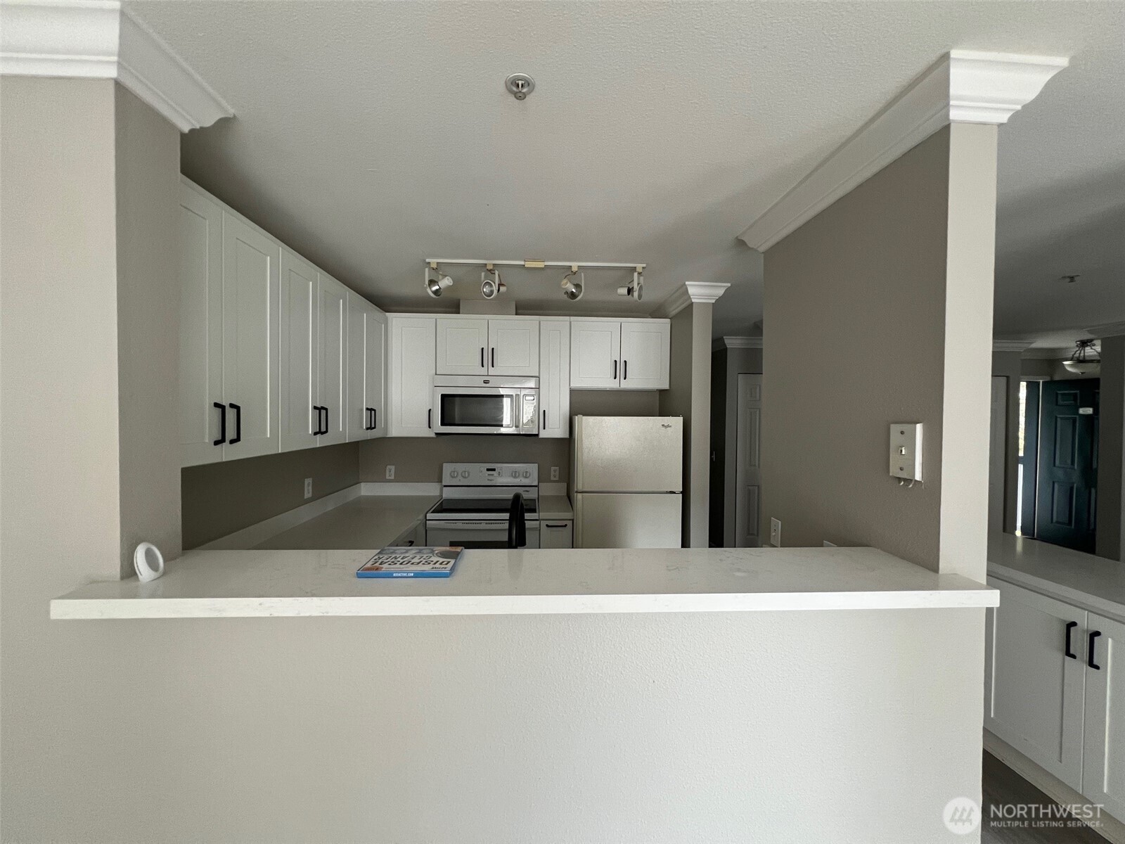 33020 10th Avenue SW J302