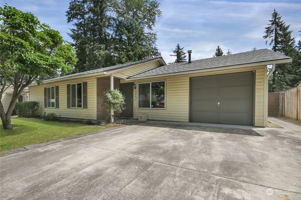 Photo of 19469 SE 266th Street, Covington, WA 98042 (MLS # 2074945)