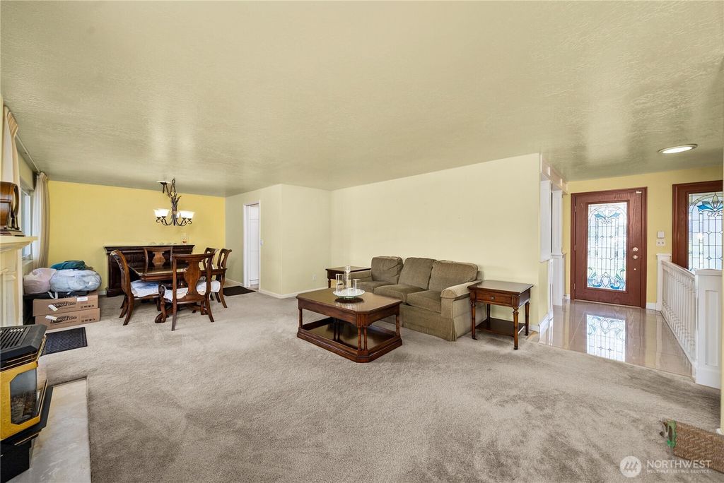 Photo of 32229 24th Avenue SW, Federal Way, WA 98023 (MLS # 2483334)