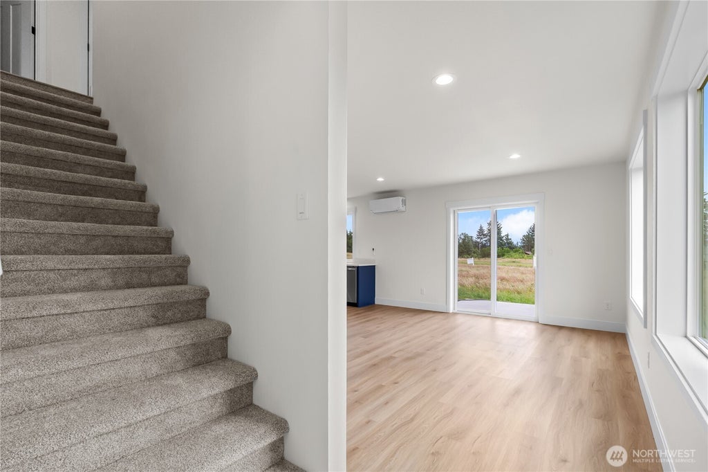 Photo of 15 Anchor Way Loop, Cathlamet, WA 98612 (MLS # 2578781)