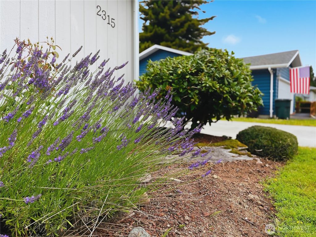Photo of 2315 Jennifer Place, Longview, WA 98632 (MLS # 2548864)