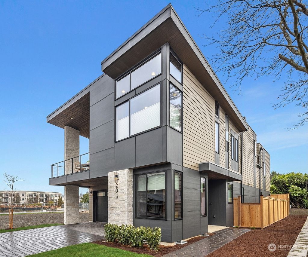 Photo of 208 2nd Street S, Kirkland, WA 98033 (MLS # 2201196)