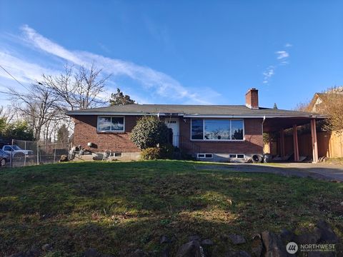 Photo of 7921 Renton Avenue S, Seattle, WA 98118 (MLS # 2473194)
