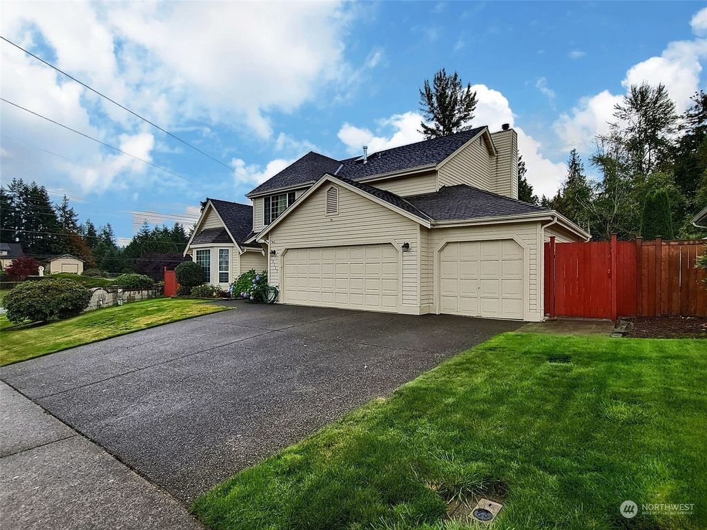 Photo of 13117 SE 214th Way, Kent, WA 98031 (MLS # 2171399)